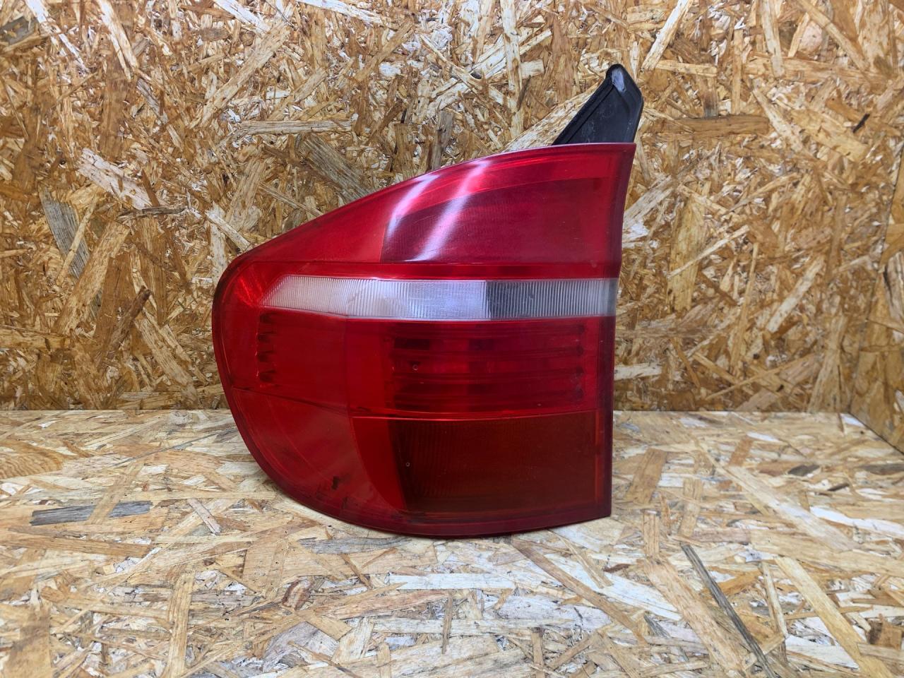 фонарь задний левый BMW X5 E70 2007, 3.0 л., M57 306 D3, дизель, АКПП, серебристый, внедорожник 5 дв., полный привод, правый руль, 7200817, 63217200817, 63217158939, 7158939 - фото №1