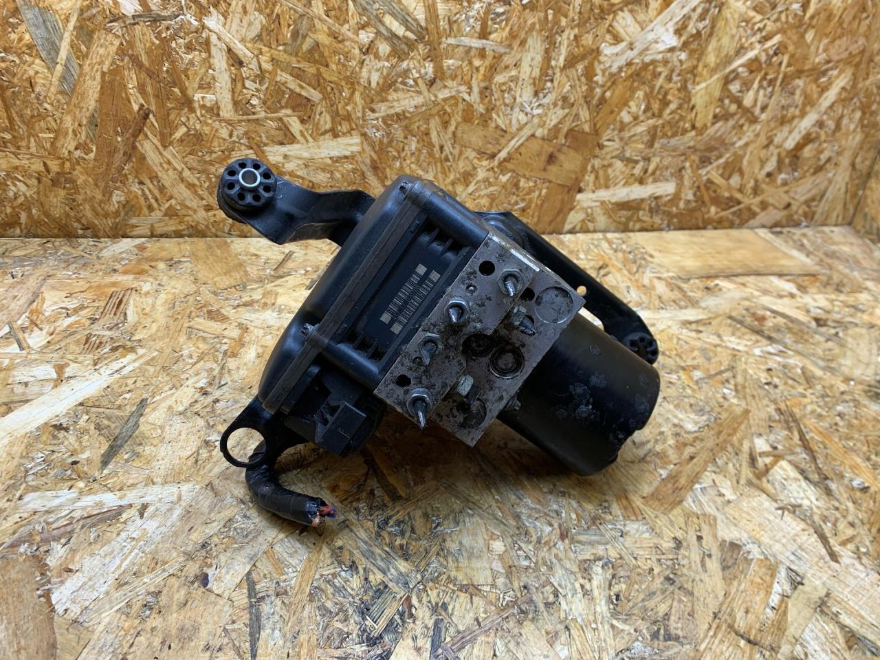 блок ABS BMW X5 E70 2008, 3.0 л., дизель, АКПП, внедорожник 5 дв., правый руль, 6788219 - фото №1