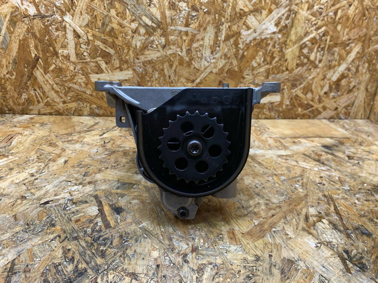 насос масляный BMW X5 F15 2014, 3.0 л., дизель, АКПП, коричневый, внедорожник 5 дв., полный привод, 7823009, 11417823009 - фото №1