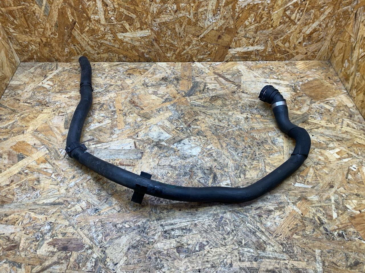 патрубок (трубопровод, шланг) BMW 5 серия F07/F10/F11 F11 2011, 3.0 л., дизель, АКПП, черный, универсал, задний привод, 9243891, 64219243891 - фото №1