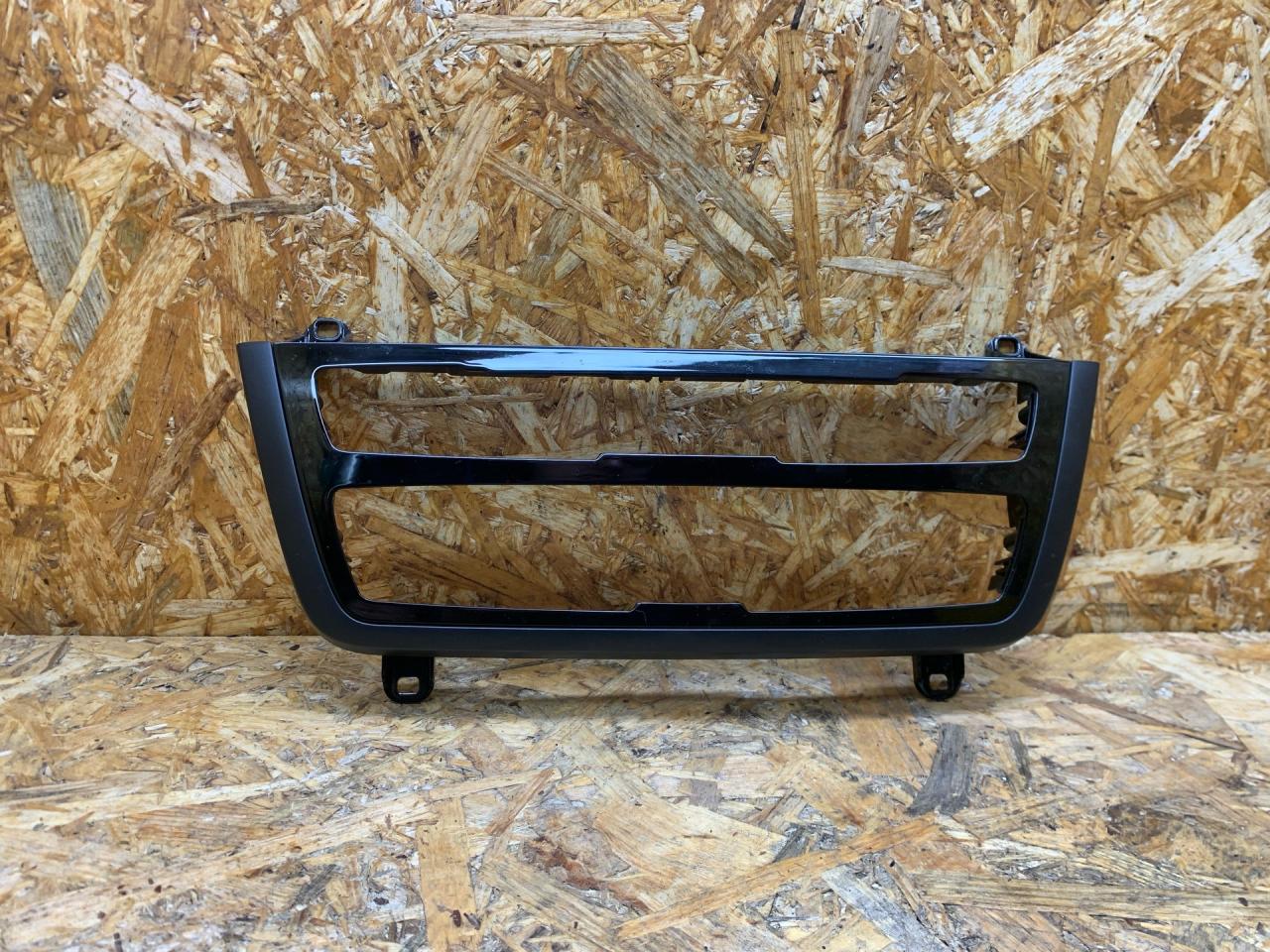 рамка блока управления климой BMW 4 серия F32/F33 F36 2015, 3.0 л., дизель, АКПП, лифтбэк, полный привод, правый руль, 9306450, 64119306450 - фото №1