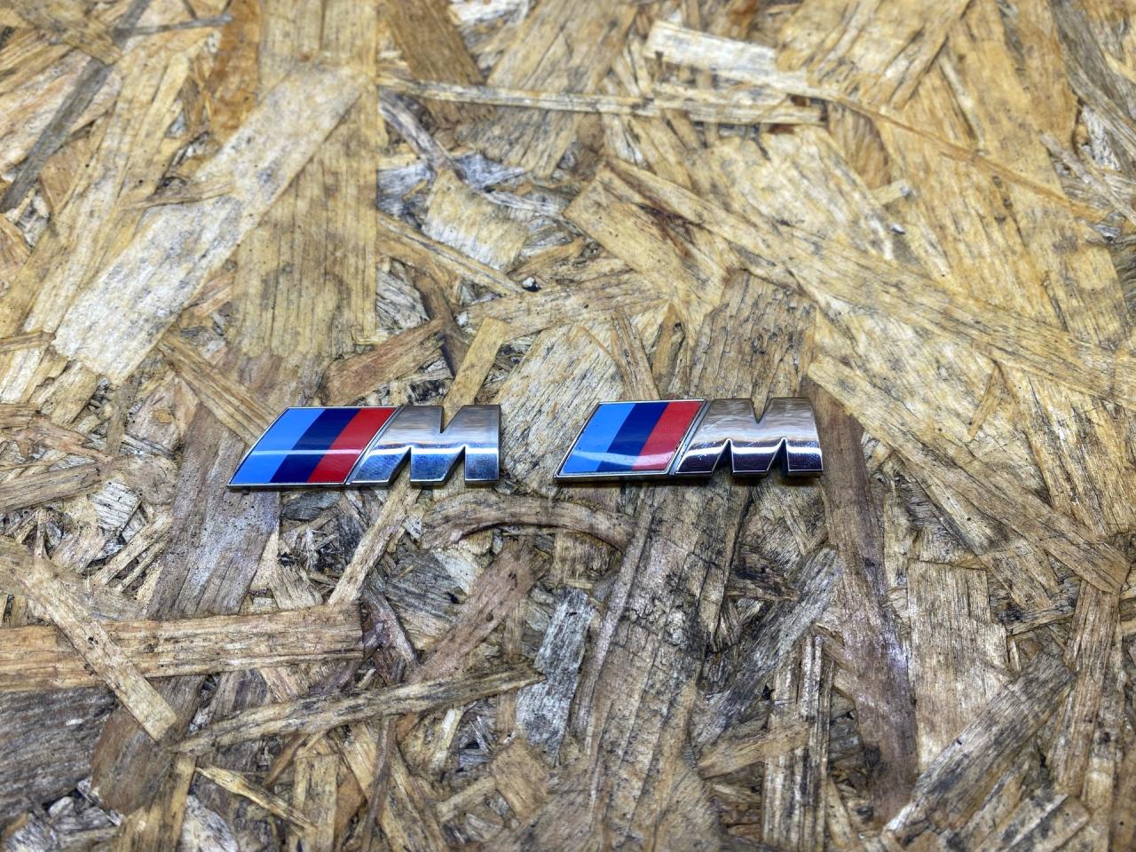 эмблема BMW 3 серия F30/F31/F34 F30 2013, 3.0 л., дизель, АКПП, черный, седан, задний привод, правый руль, 51148058881, 8058881 - фото №1