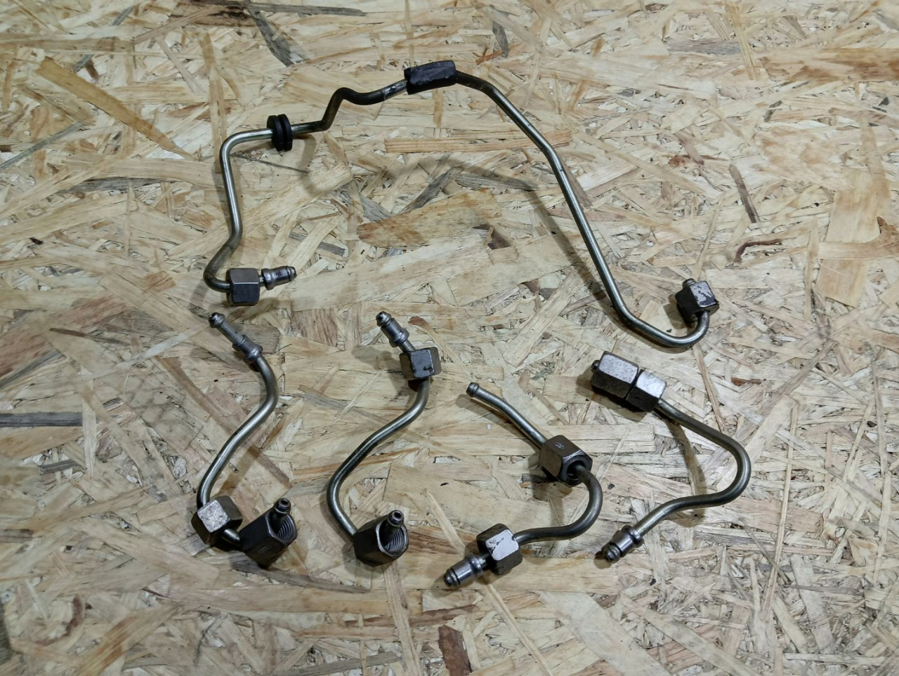 трубка ТНВД BMW 5 серия F07/F10/F11 F10 2012, 2.0 л., N47 D20 C, дизель, МКПП, седан, задний привод, правый руль, 13537800590, 7800590, 13537810713, 7810713, 13537810714, 7810714 - фото №1