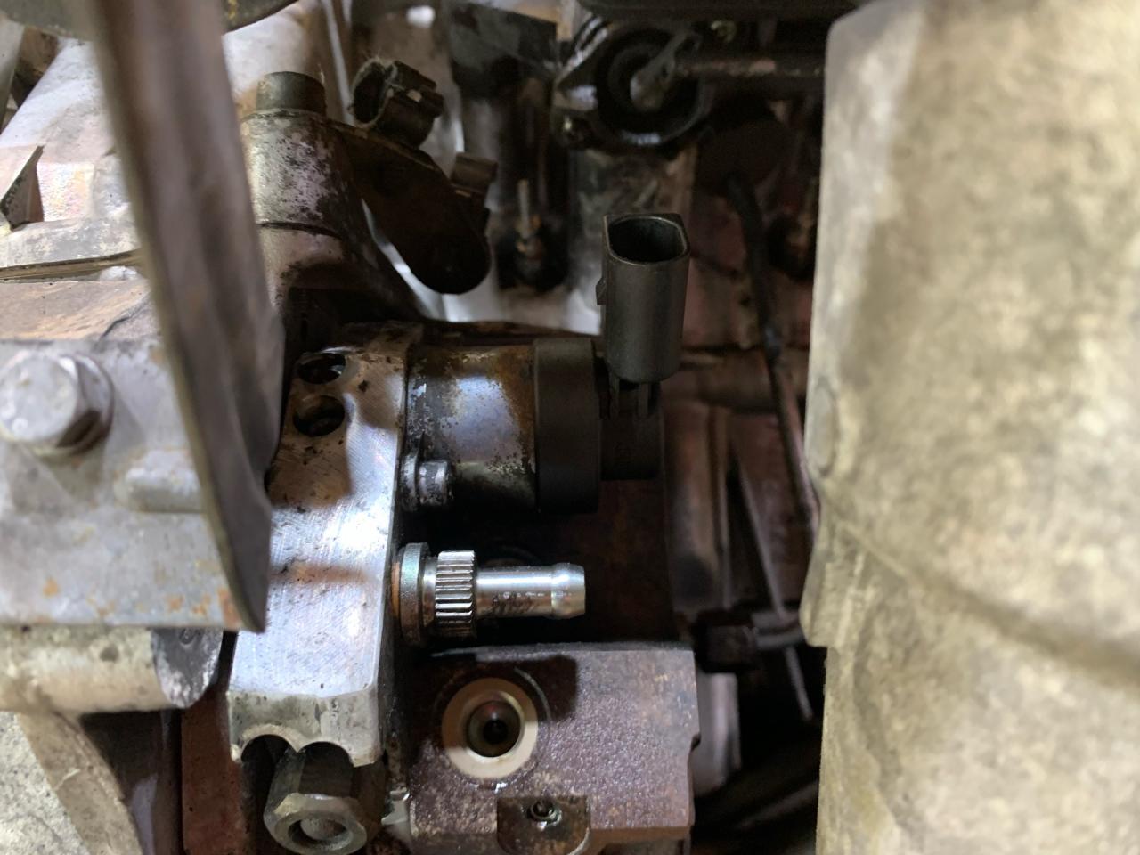 Клапан ТНВД BMW X5 E70 2007, 3.0 л., M57 306 D3, дизель, АКПП, серебристый, внедорожник 5 дв., полный привод, правый руль, 13517823454, 7823454, 0928400798 - фото №1