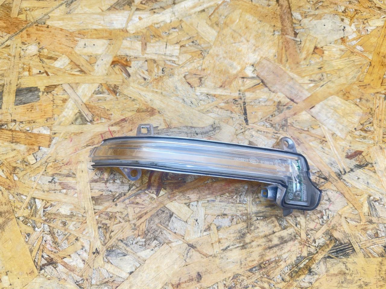 повторитель поворотов BMW 4 серия F32/F33 F32 2015, 3.5 л., дизель, АКПП, черный, купе, полный привод, правый руль, 7280772, 63137280772, 2020-3102 - фото №1