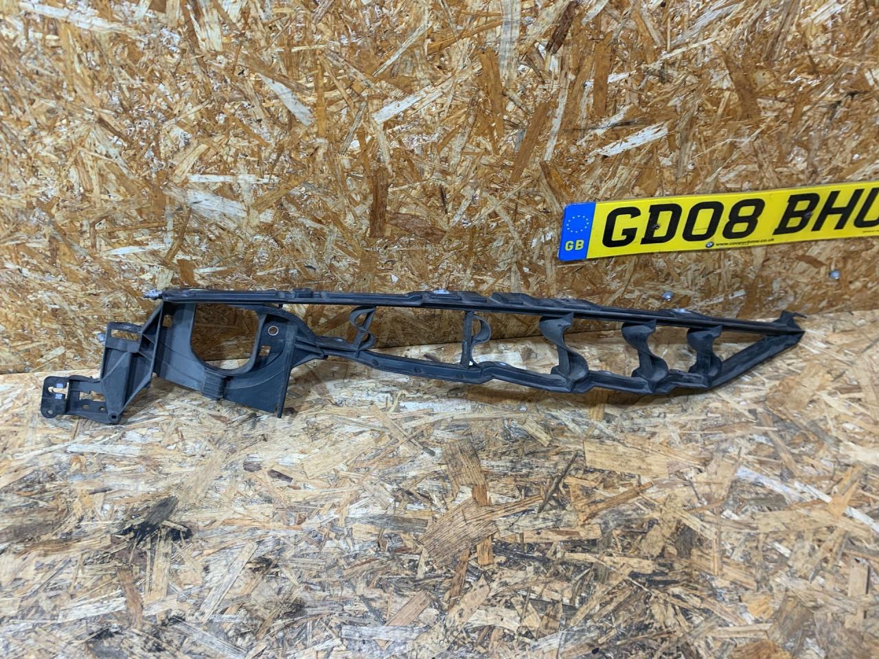 крепление ( кронштейн ) крыла BMW X5 E70 2007, 3.0 л., M57 306 D3, дизель, АКПП, внедорожник 5 дв., полный привод, правый руль, 51657157989, 7157989 - фото №1