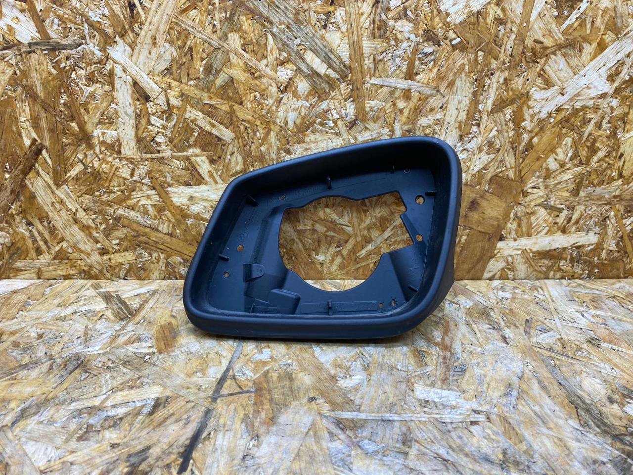 рамка зеркала левого BMW 5 серия F07/F10/F11 F11 2012, 2.5 л., дизель, АКПП, универсал, полный привод, 51167266027, 7266027 - фото №1