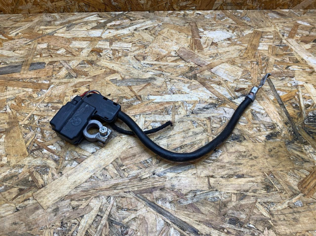 минусовой провод аккумулятора BMW X5 E70 2007, 3.0 л., M57 306 D3, дизель, АКПП, серебристый, внедорожник 5 дв., полный привод, правый руль, 9164357, 61129164357, 9155214, 9142812, 61129142812, 61129215954, 9215954, 61129184209, 9184209, 61129155214 - фото №1