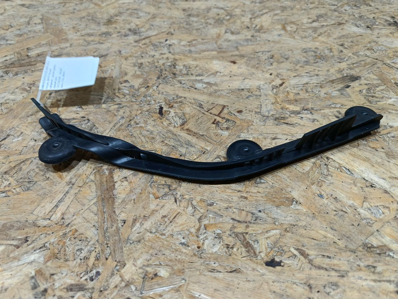 уплотнитель подкапотного пространства BMW 4 серия F32/F33 F33 2015, 2.0 л., бензин, МКПП, черный, кабриолет, задний привод, правый руль, 51717402081, 7402081 - фото №1