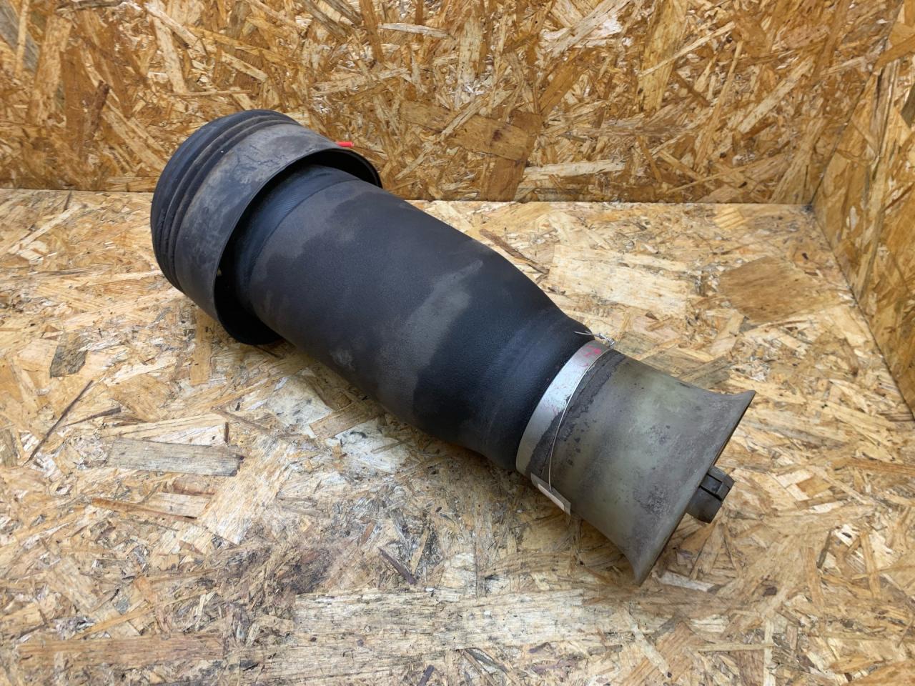 пневмоподушка BMW X5 E70 2009, 3.5 л., дизель, АКПП, внедорожник 5 дв., полный привод, правый руль, 37126790080, 6790080, 37126776995, 6776995 - фото №1