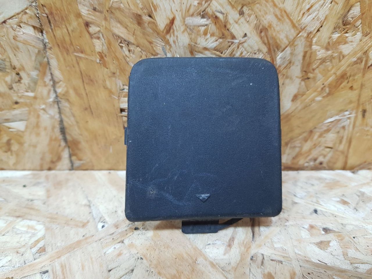 заглушка заднего бампера под крюк BMW X1 E84 2011, 2.0 л., N47 D20 C, дизель, АКПП, внедорожник 5 дв., полный привод, правый руль, 51122990609, 31122990609, 2990609, 51127845543, 7845543, 51127845121, 7845121 - фото №1