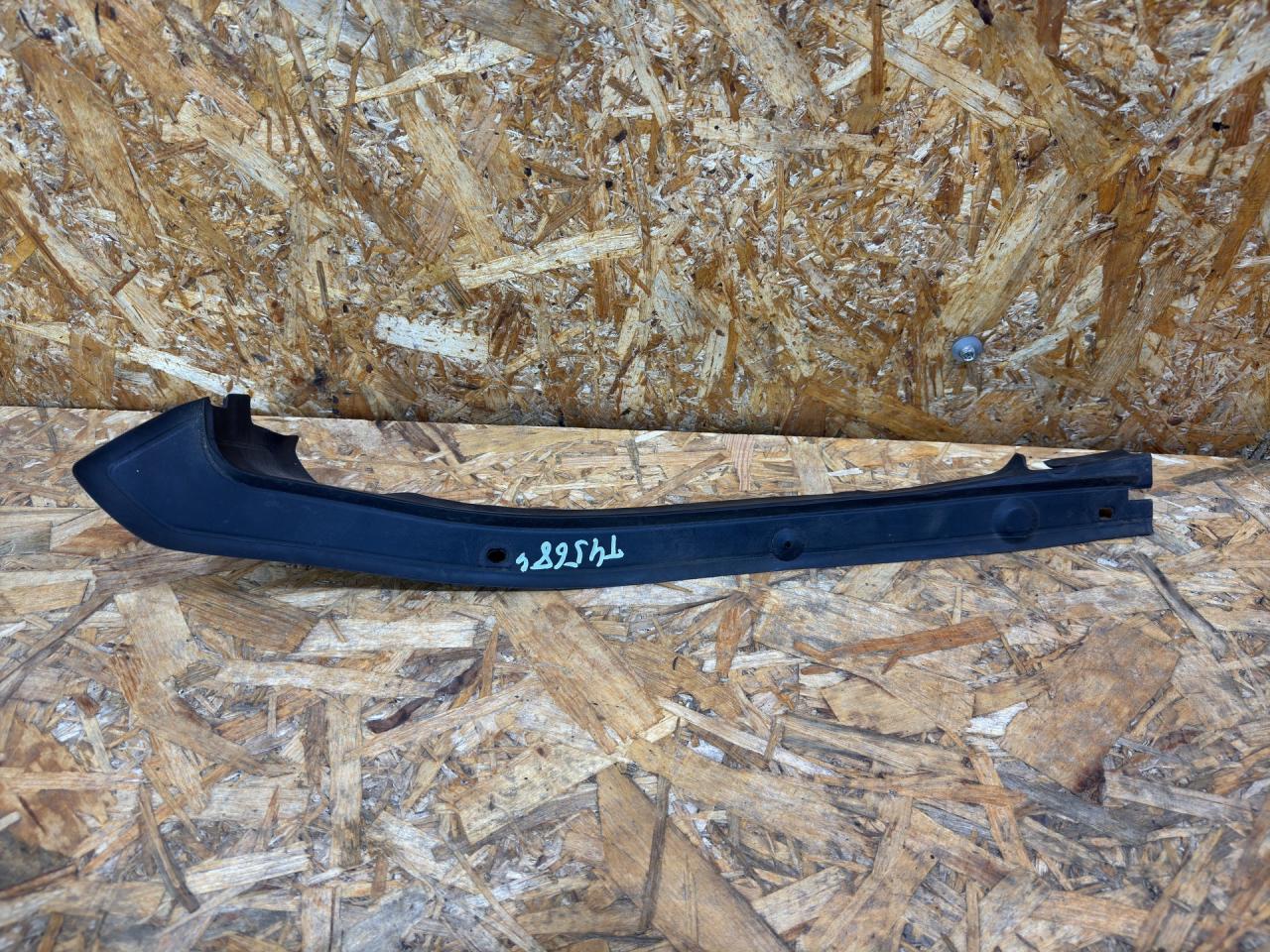 планка под капот BMW 3 серия F30/F31/F34 F30 2014, 2.0 л., дизель, МКПП, седан, полный привод, правый руль, 7264273, 51767264273, 51764887475, 4887475 - фото №1