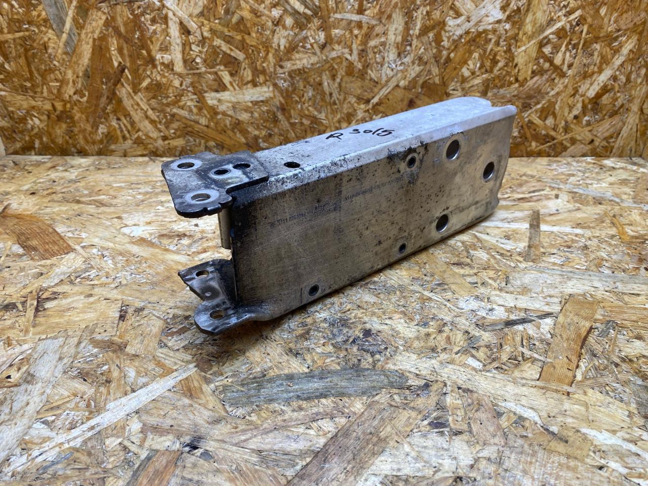 усилитель бампера переднего BMW 3 серия F30/F31/F34 F30 2013, 3.0 л., дизель, АКПП, черный, седан, задний привод, правый руль, 7266192, 51117266192 - фото №1