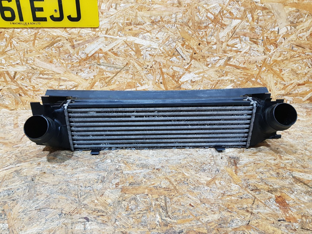 интеркулер BMW 3 серия F30/F31/F34 F30 2014, 2.0 л., дизель, МКПП, седан, полный привод, правый руль, 7600530, 17517600530 - фото №1