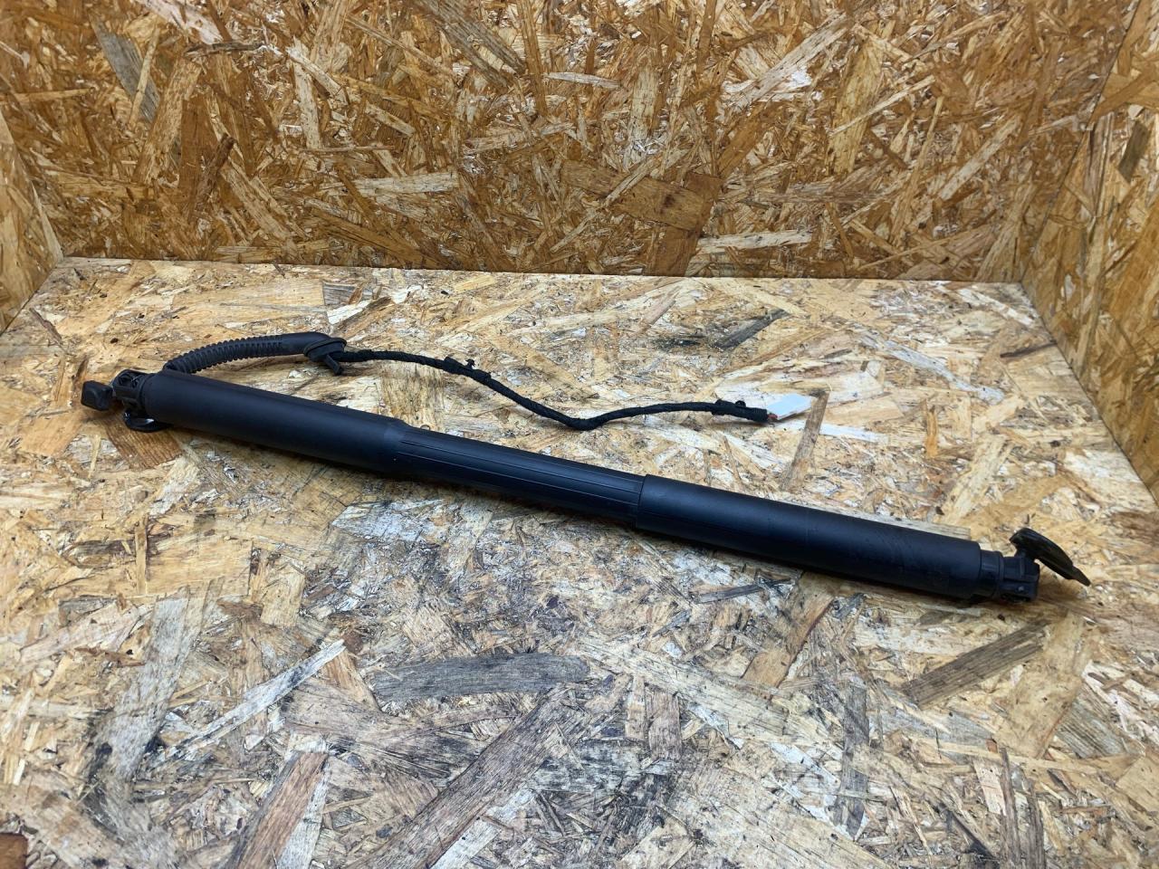 амортизатор крышки багажника (3-5 двери) BMW 3 серия F30/F31/F34 F31 2013, 2.0 л., дизель, АКПП, 475 black-sapphire metallic, универсал, полный привод, правый руль, 51247340976, 7340976, 51247263156, 7263156 - фото №1