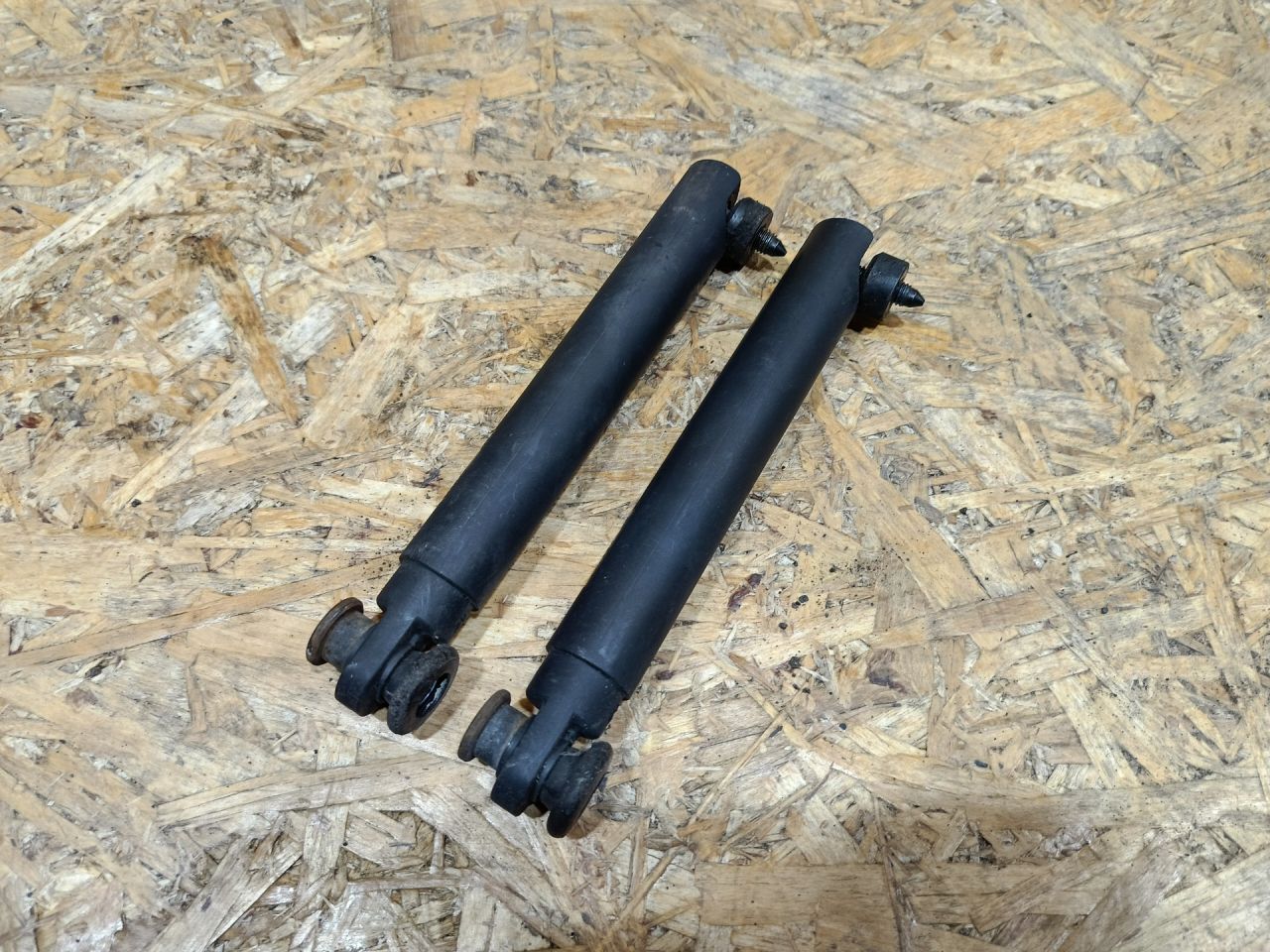 Амортизатор заднего борта BMW X5 E70 2007, 3.0 л., дизель, АКПП, черный, внедорожник 5 дв., полный привод, правый руль, 51247149631, 7149631 - фото №1
