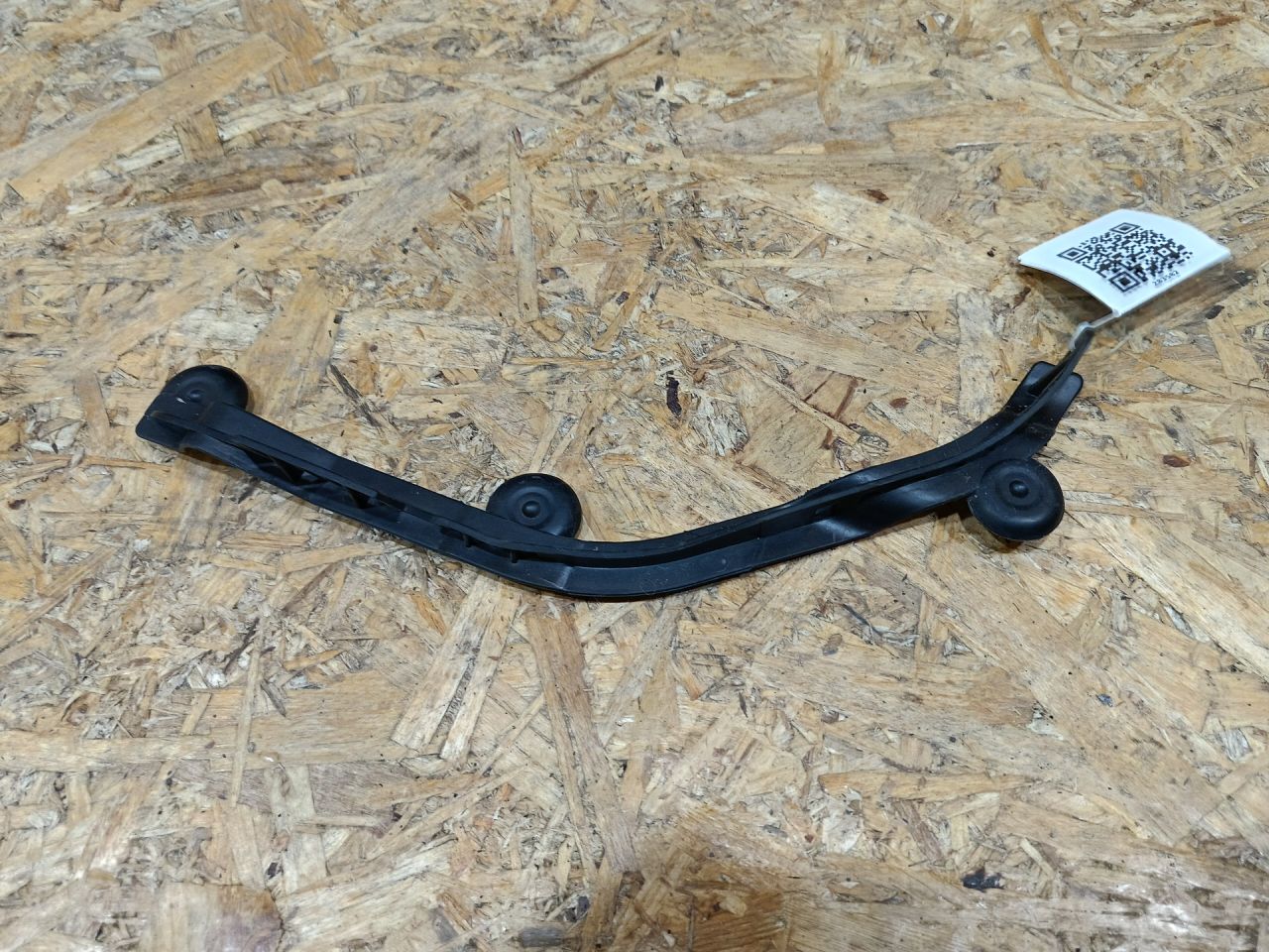 уплотнитель подкапотного пространства BMW 4 серия F32/F33 F33 2015, 2.0 л., бензин, МКПП, черный, кабриолет, задний привод, правый руль, 51717402082, 7402082 - фото №1