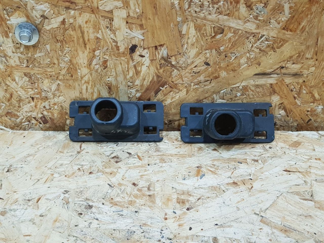крепление парктроника BMW X5 E70 2007, 3.0 л., дизель, АКПП, внедорожник 5 дв., полный привод, правый руль, 7165461, 51117165461, 7165462, 51117165462, 7265461 - фото №1