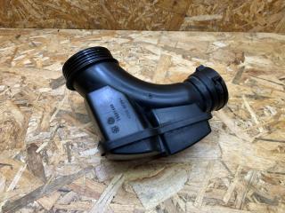 патрубок воздушного фильтра BMW 1 серия F20/F21 [2-й рестайлинг] E82 2018, 1.5 л., бензин, МКПП, хетчбэк 5 дв., задний привод, правый руль, 7060148