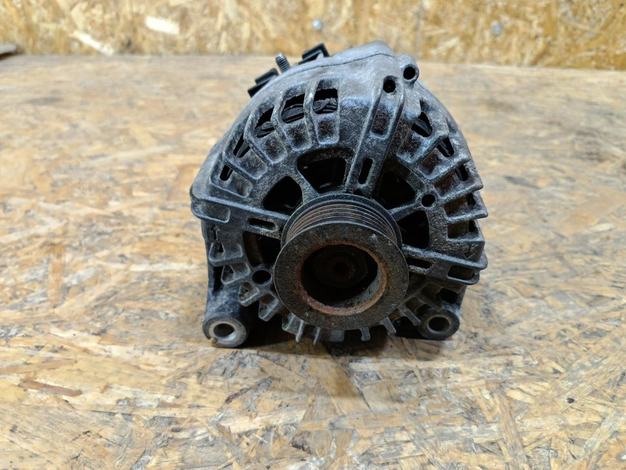 генератор BMW 3 серия F30/F31/F34 F30 2013, 3.0 л., дизель, АКПП, черный, седан, задний привод, правый руль, 8570675, 12318570675, 12318509226, 8509226 - фото №1