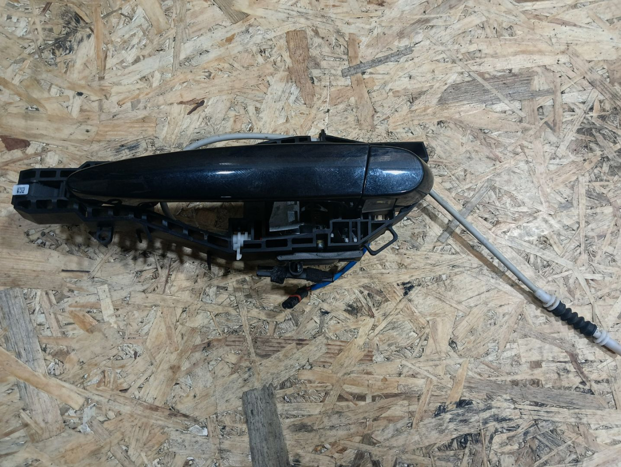 ручка наружная задняя левая BMW 3 серия F30/F31/F34 F30 2014, 2.0 л., дизель, АКПП, черный, седан, полный привод, правый руль, 7332267, 51227332267 - фото №1