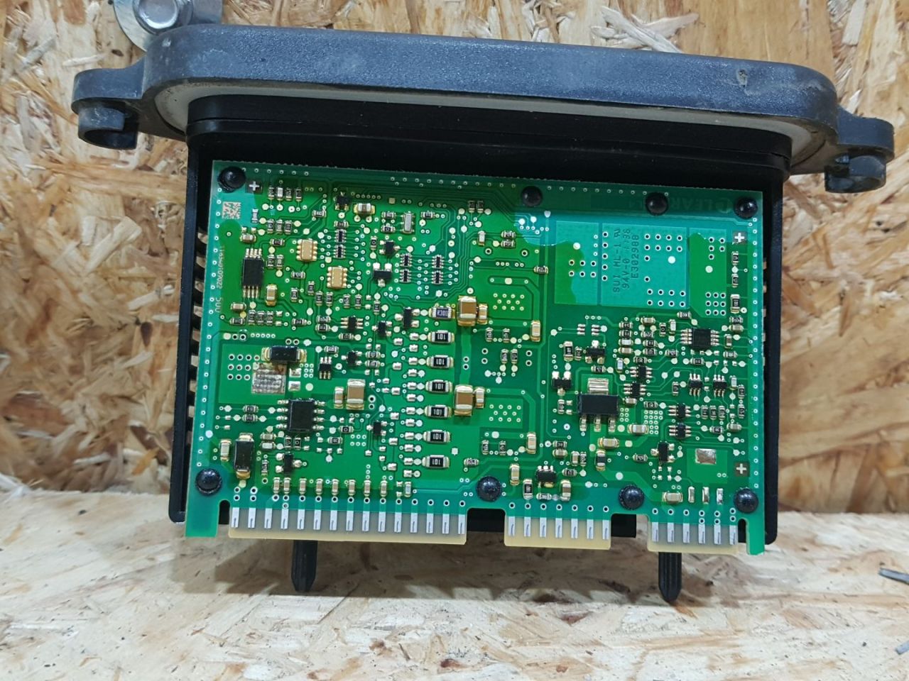 блок управления светом BMW 3 серия F30/F31/F34 F30 2012, 2.0 л., N47 D20 C, дизель, АКПП, седан, задний привод, правый руль, 63117316186, 7316186, 63117316142, 7316142 - фото №1
