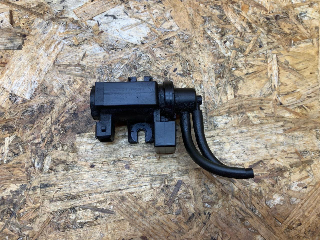 клапан вакуумного управления BMW X5 E70 2009, 3.5 л., дизель, АКПП, внедорожник 5 дв., полный привод, правый руль, 7796634, 11747796634, 11742247906, 2247906 - фото №1