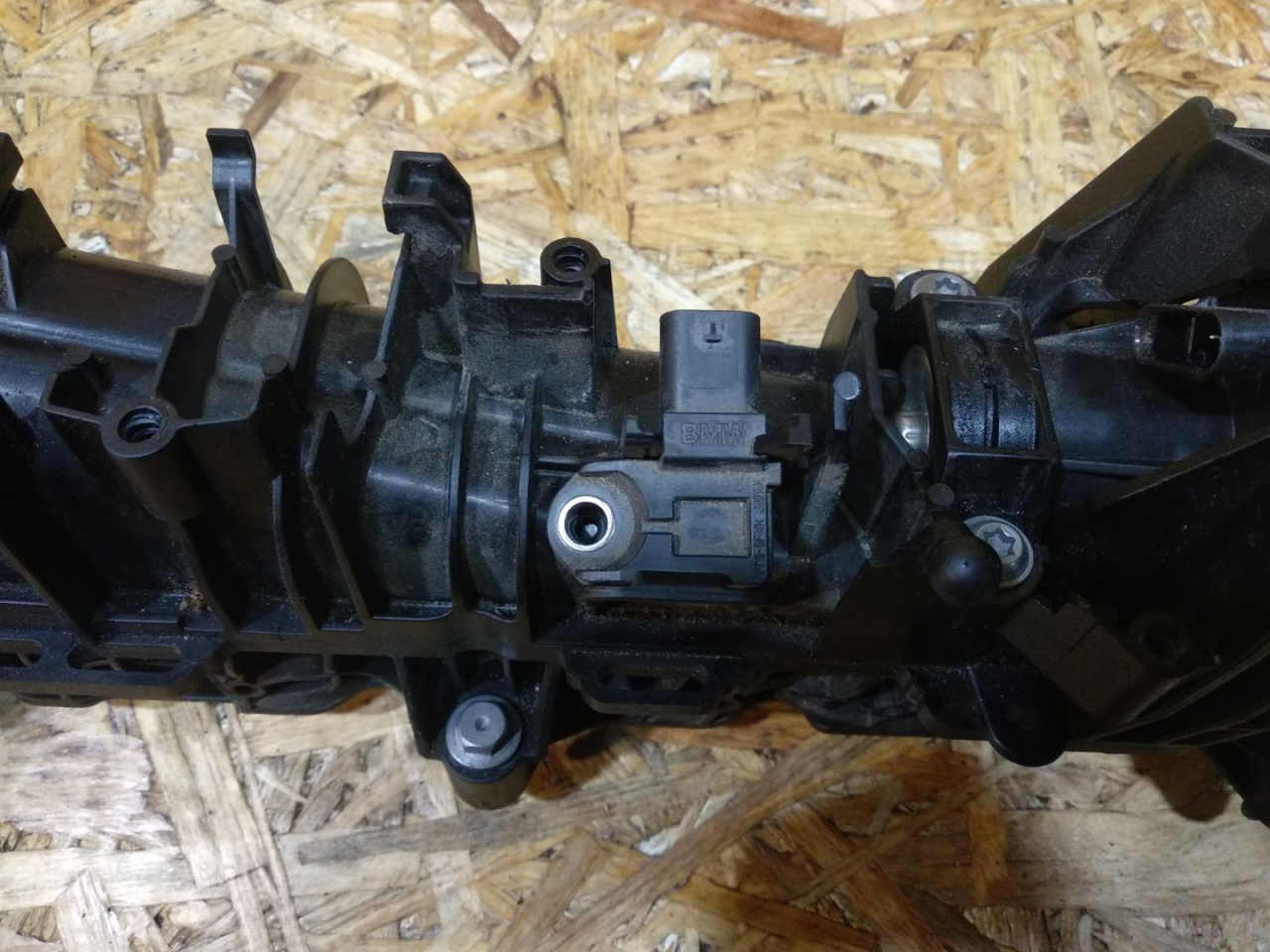 датчик давления во впускном коллекторе BMW X1 F48 2016, 2.0 л., дизель, АКПП, белый, внедорожник 5 дв., передний привод, правый руль, 7804742, 13627804742, 8637896, 13628637896 - фото №1