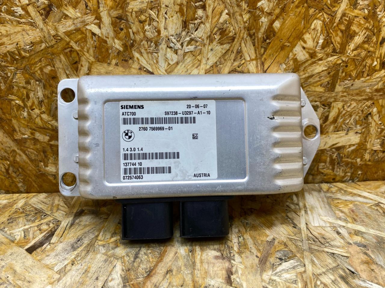блок управления раздаткой BMW X5 E70 2007, 3.0 л., дизель, АКПП, серебристый, внедорожник 5 дв., правый руль, 27607606629, 27607605031, 27607597892, 27607569969, 7606629, 7605031, 7597892, 7569969, 7566297, 27607566297 - фото №1