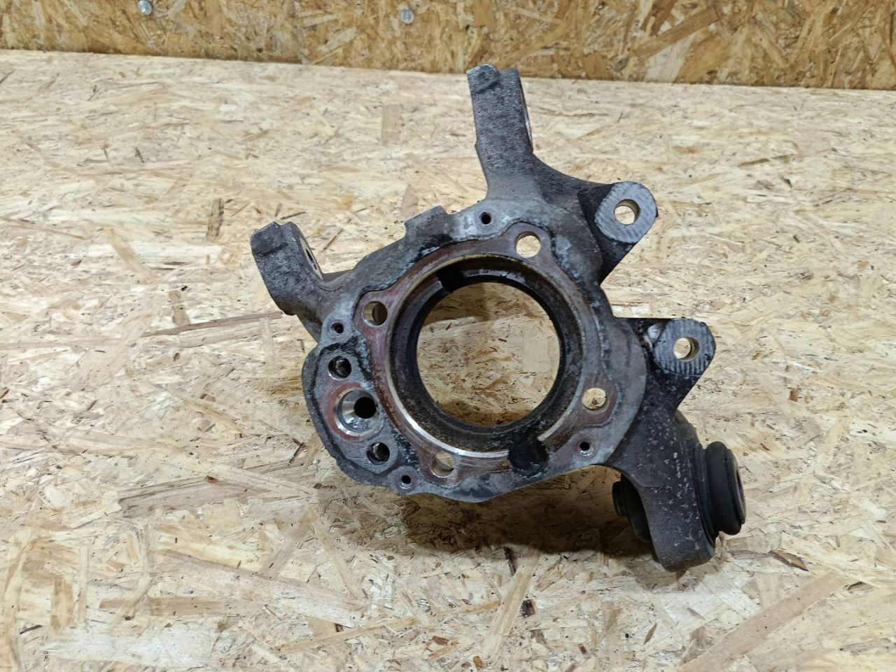 кулак задний левый BMW X5 F15 2014, 3.0 л., дизель, АКПП, коричневый, внедорожник 5 дв., полный привод, 33326879101, 6879101, 33326770981, 6770981, 6770983 - фото №1