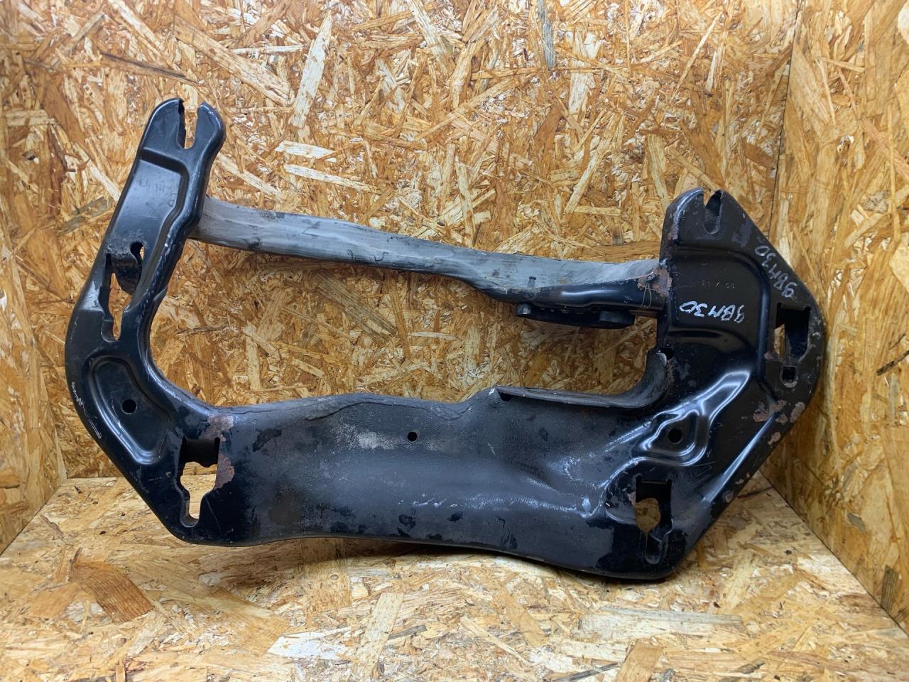 кронштейн КПП BMW X5 E70 2008, 3.0 л., дизель, АКПП, 354 titan-silber, внедорожник 5 дв., полный привод, правый руль, 6791859, 22326791859, 22326854187, 6854187, 22326786745, 6786745, 6778123, 22326778123, 6773703, 22326773703 - фото №1