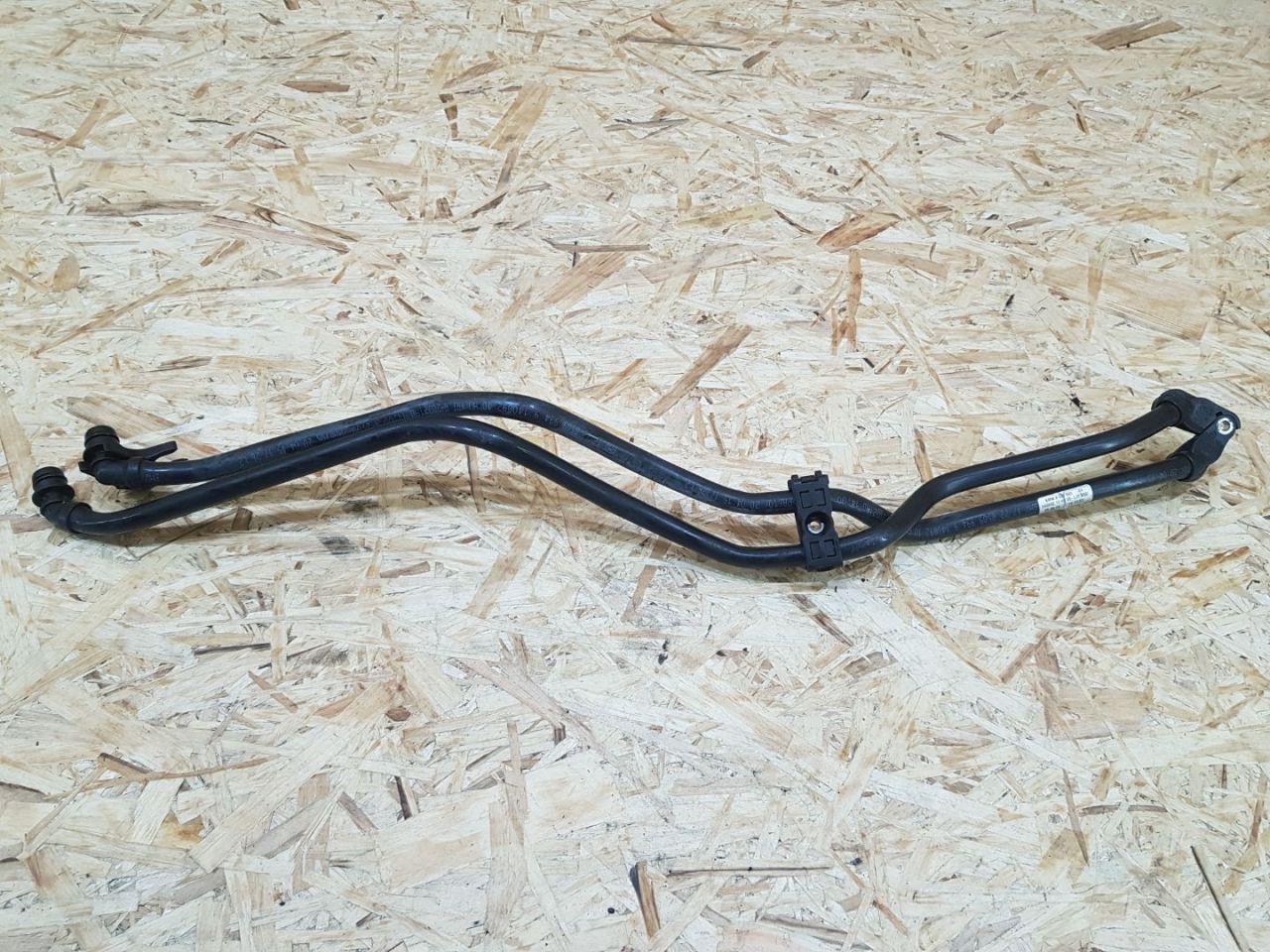шланг (трубка) АКПП BMW 4 серия F32/F33 F32 2015, 3.5 л., дизель, АКПП, черный, купе, полный привод, правый руль, 9140892, 17228509993, 8509993 - фото №1