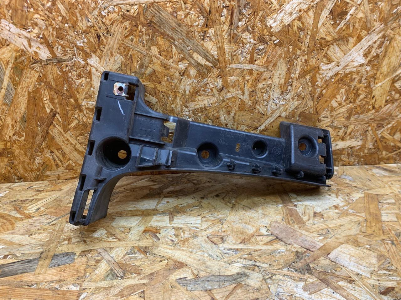 Крепление бампера заднего BMW X5 E70 2007, 3.0 л., M57 306 D3, дизель, АКПП, серебристый, внедорожник 5 дв., полный привод, правый руль, 7158441, 7226935, 51127226935, 51127158441 - фото №1