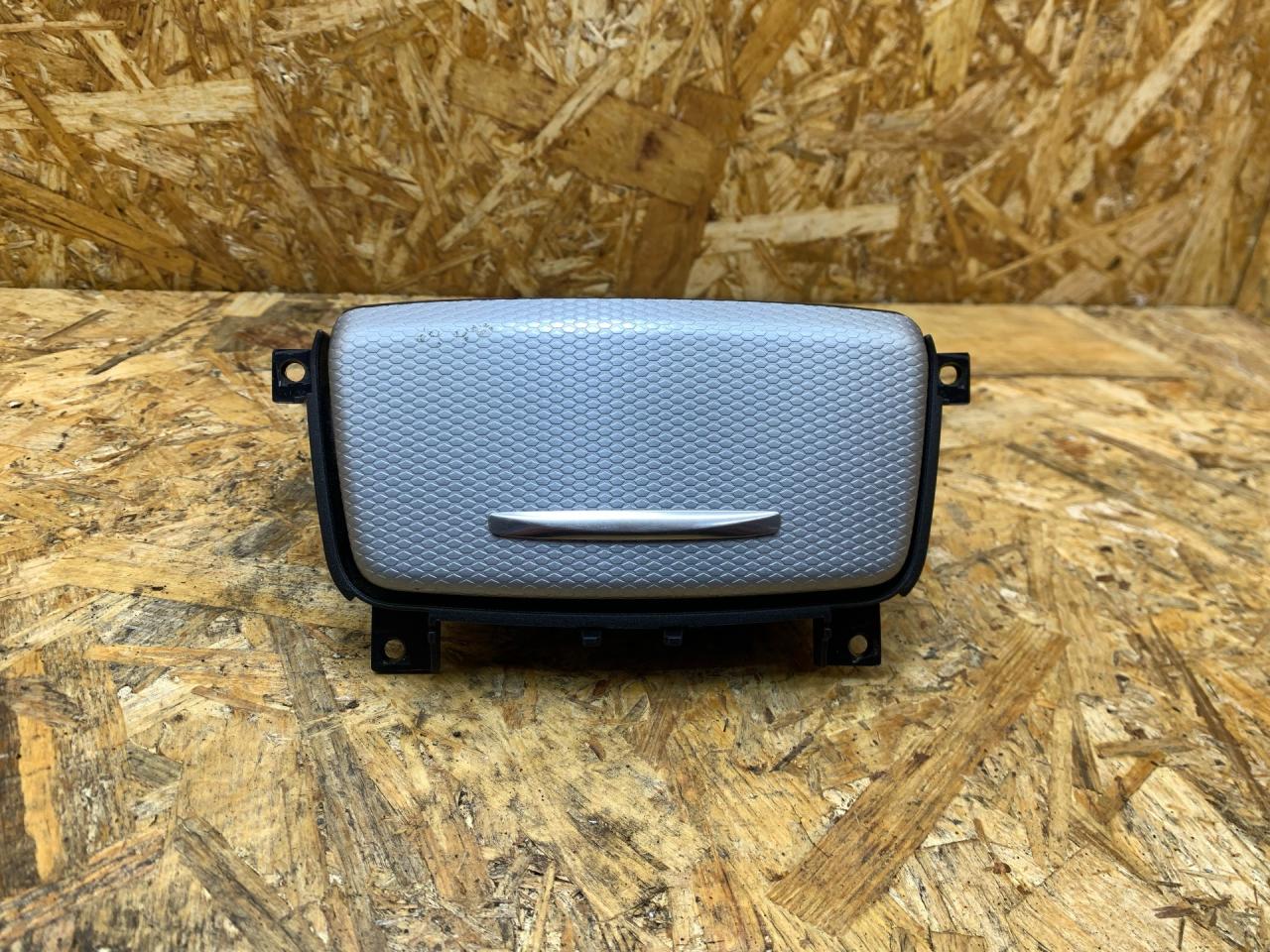 пепельница BMW 3 серия E90/E91/E92/E93 E92 2007, 3.0 л., дизель, АКПП, купе, задний привод, правый руль, 6960686, 51166960686 - фото №1