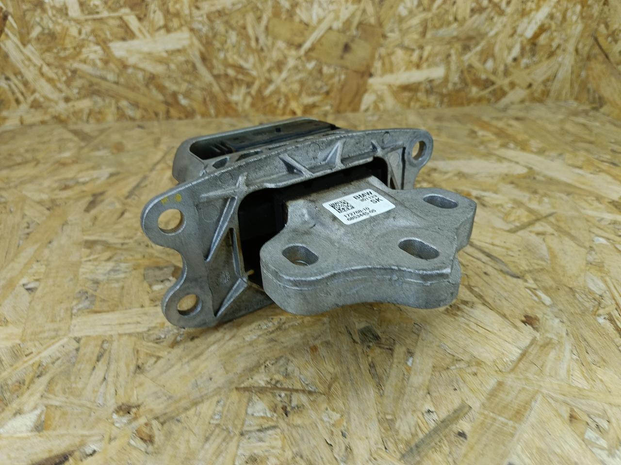 подушка крепления двигателя BMW 1 серия F40 2024, бензин, МКПП, черный, хетчбэк 5 дв., передний привод, 6853445, 22316853445 - фото №1