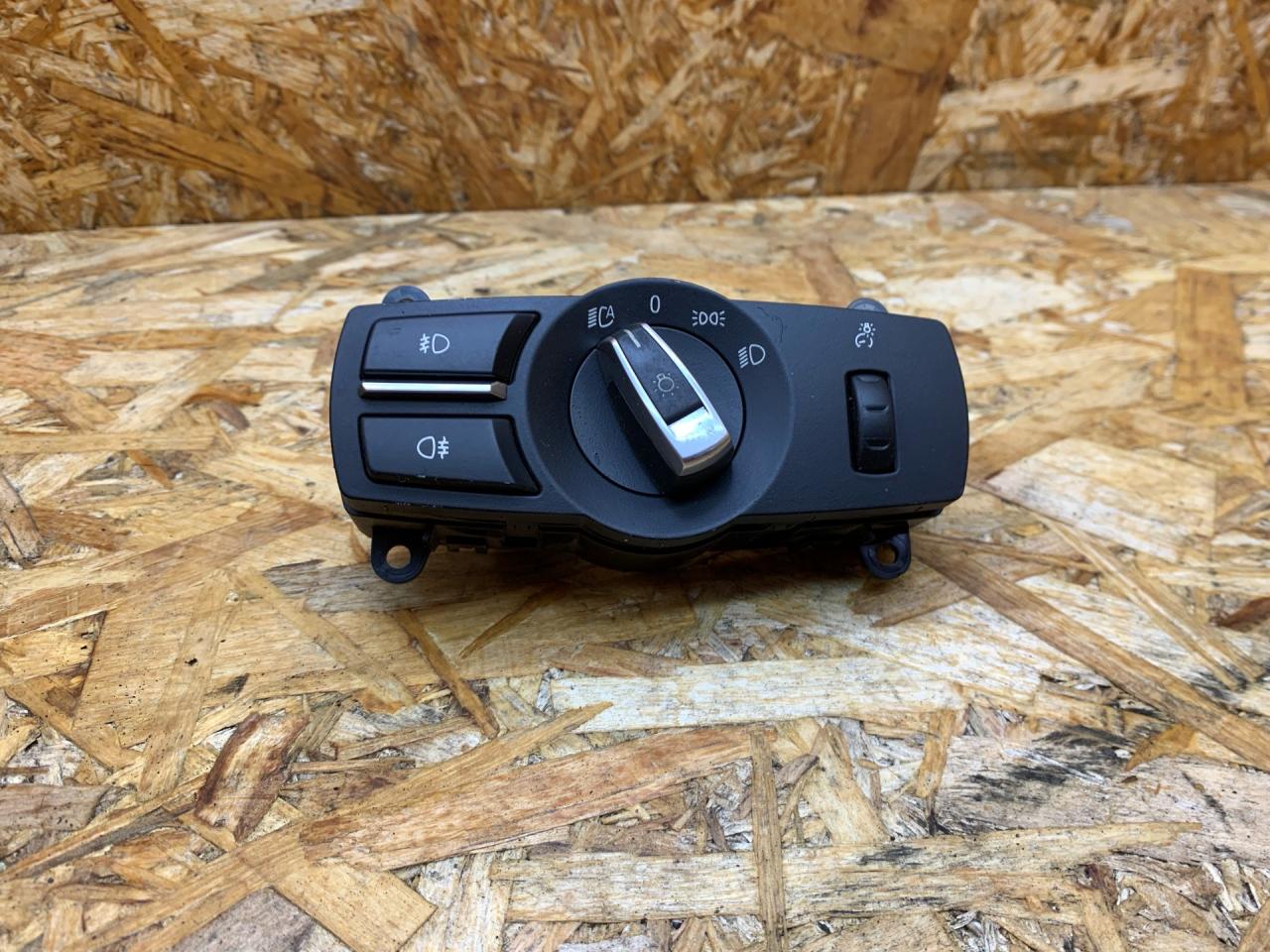 переключатель света BMW 5 серия F07/F10/F11 F10 2012, 2.0 л., N47 D20 C, дизель, МКПП, седан, задний привод, правый руль, 9346841, 61319346841, 61316803965, 6803965, 61319192744, 9192744 - фото №1