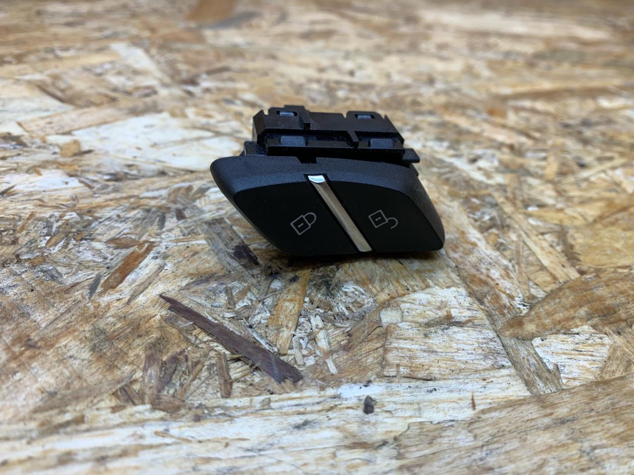кнопка центрального замка BMW X5 F15 2014, 2.0 л., дизель, АКПП, внедорожник 5 дв., полный привод, правый руль, 9258297, 61319258297, 61319350441, 9350441 - фото №1