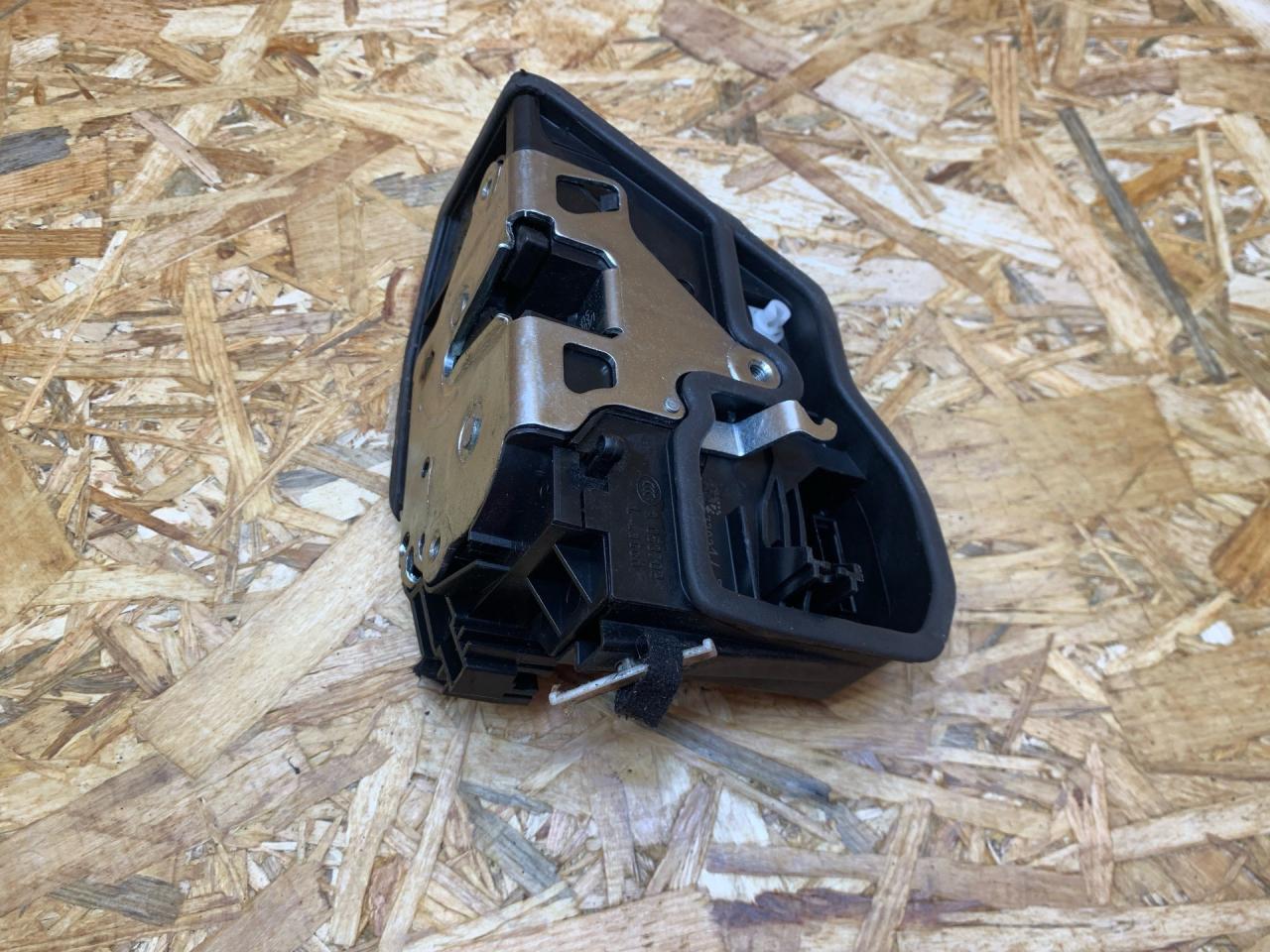 замок двери задней левой BMW 3 серия F30/F31/F34 F31 2013, 2.0 л., дизель, АКПП, 475 black-sapphire metallic, универсал, полный привод, правый руль, 7202147, 51227202147, 51227060295, 7060295, 51224389475, 4389475 - фото №1
