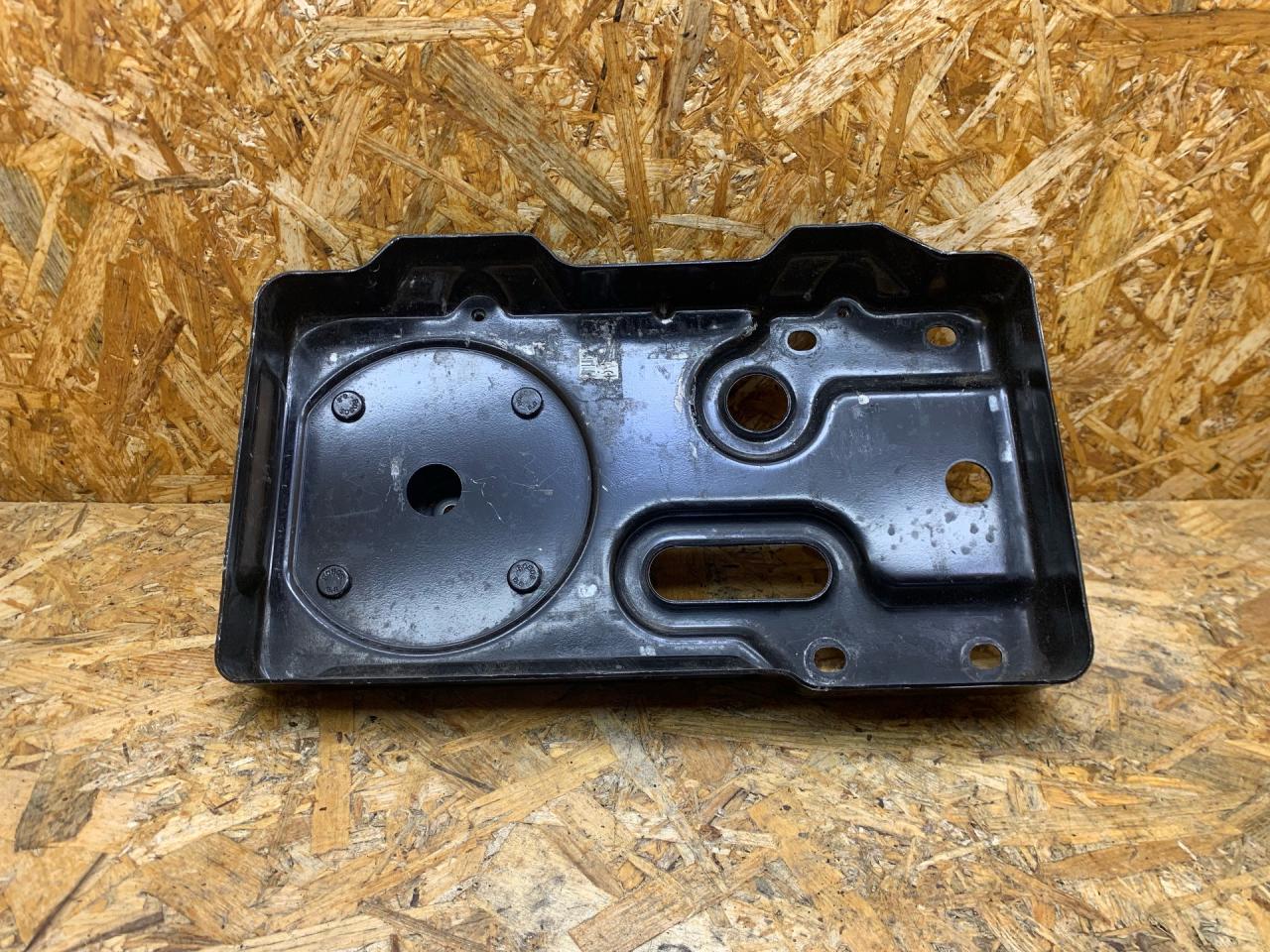 полка аккумулятора BMW 4 серия F32/F33 F33 2015, 2.0 л., бензин, МКПП, черный, кабриолет, задний привод, правый руль, 51717188481, 7188481, 51717188486, 7188486, 203434 - фото №1