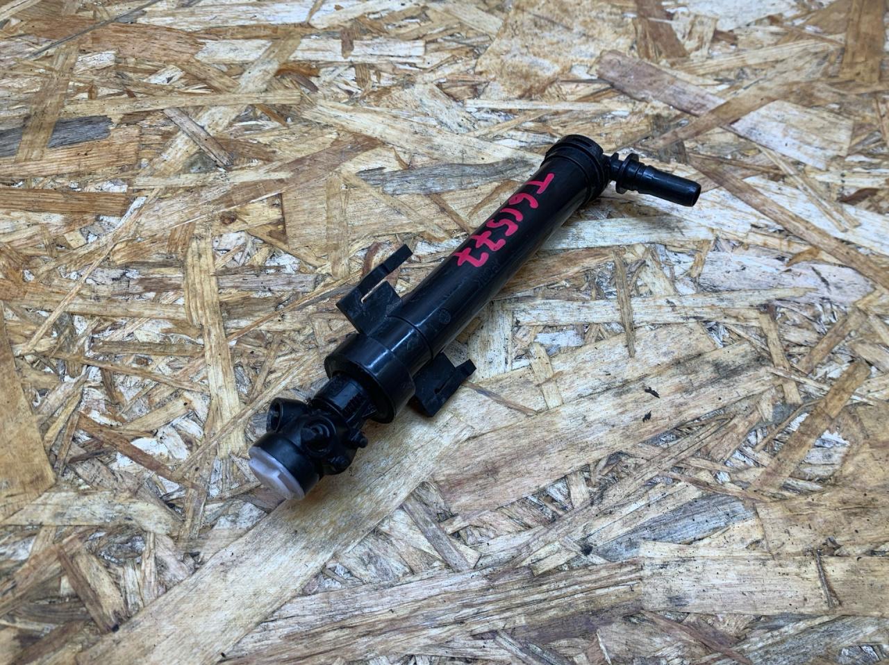 форсунка омывателя фары правая BMW 3 серия F30/F31/F34 F31 2013, 2.0 л., дизель, АКПП, 475 black-sapphire metallic, универсал, полный привод, правый руль - фото №1