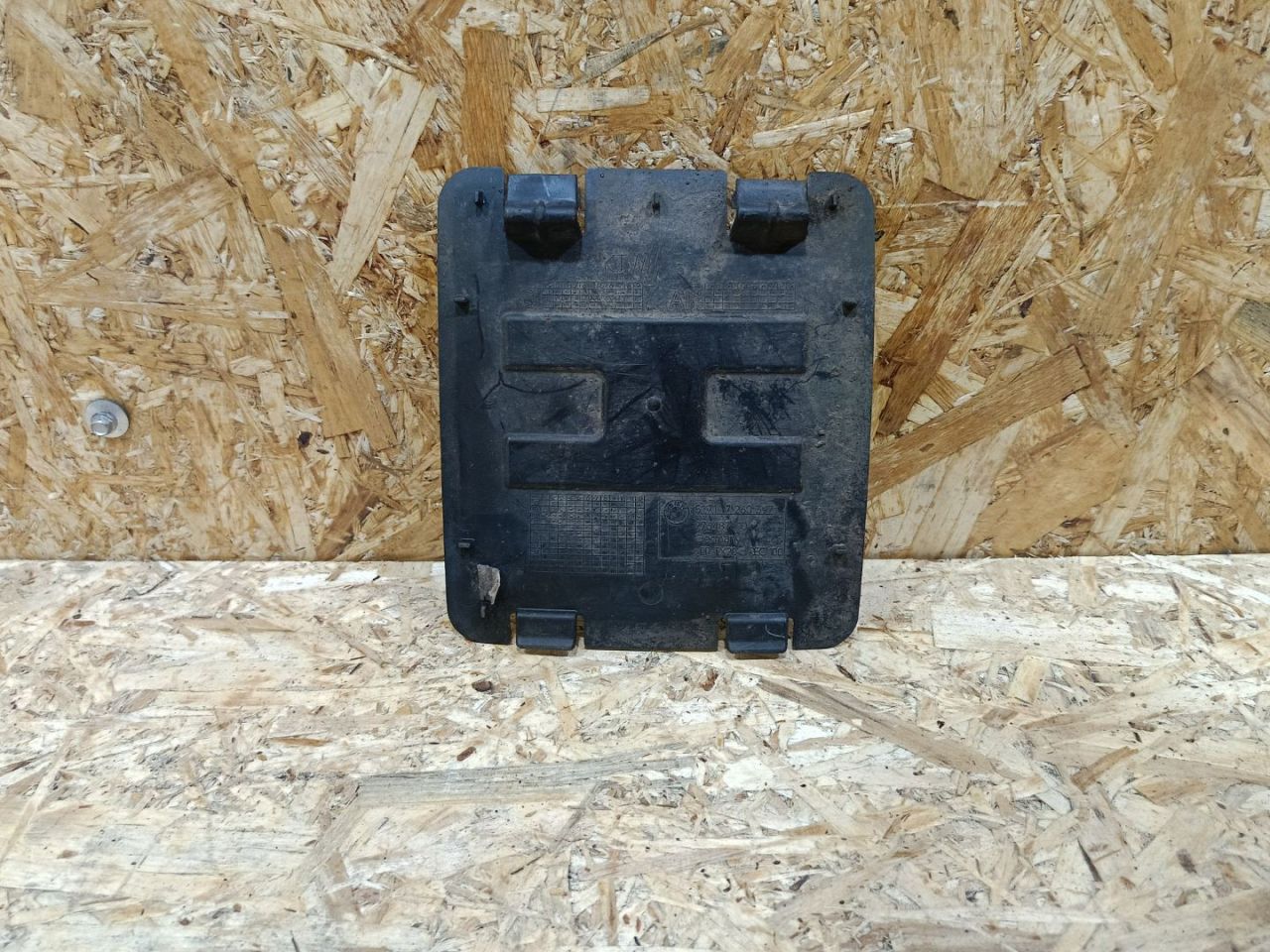 передняя часть подкрылка переднего BMW 3 серия F30/F31/F34 F30 2013, 3.0 л., дизель, АКПП, черный, седан, задний привод, правый руль, 7260397, 51717260397, 51718061295, 8061295 - фото №1