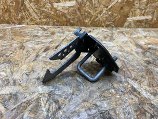 захватный крюк капота BMW 5 серия F07/F10/F11 F11 2012, 2.5 л., дизель, АКПП, универсал, полный привод, 7183764, 51237183764