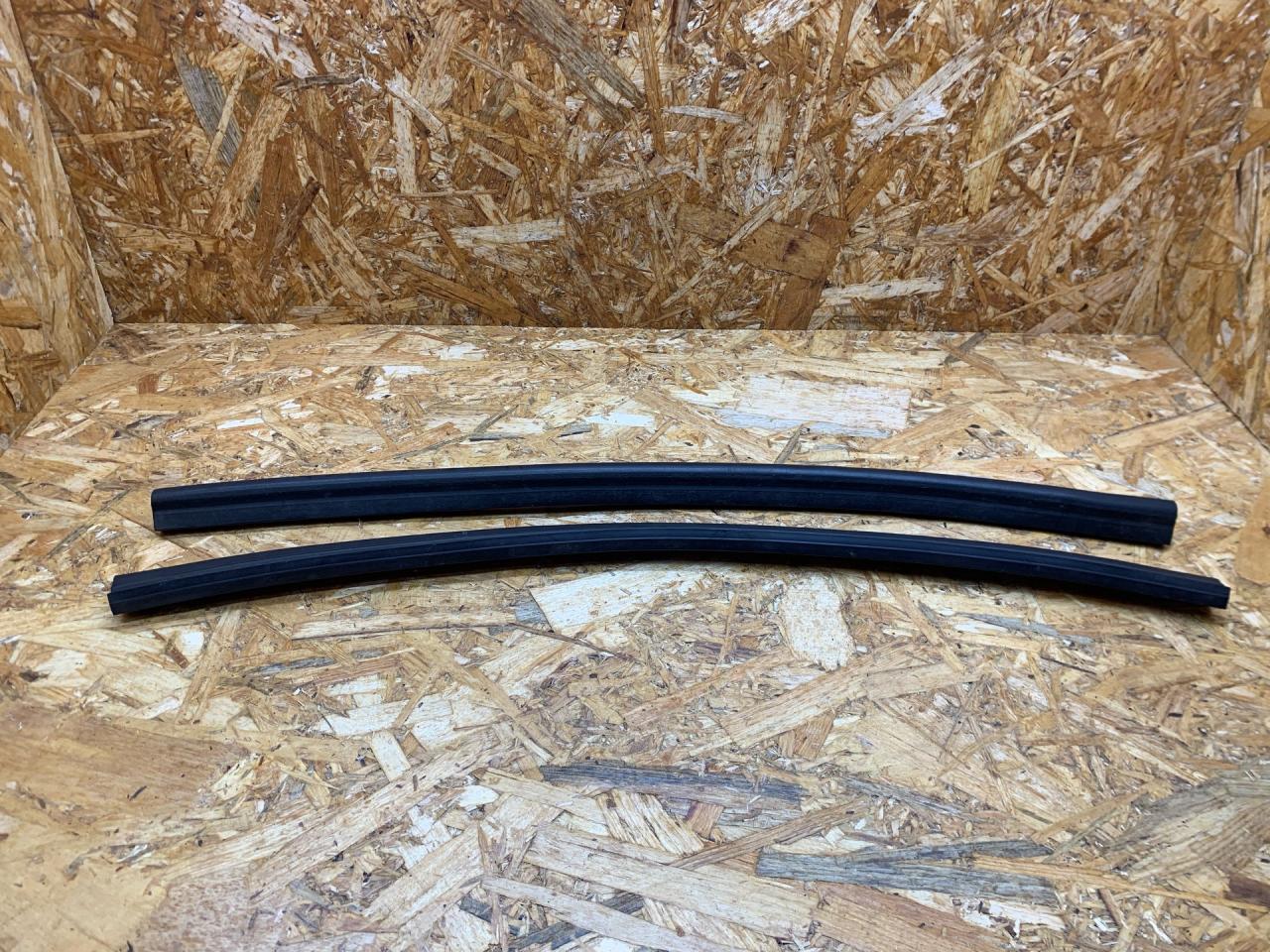 уплотнитель BMW X5 E70 2007, 3.0 л., M57 306 D3, дизель, АКПП, черный, внедорожник 5 дв., полный привод, правый руль, 51237148341, 7148341 - фото №1