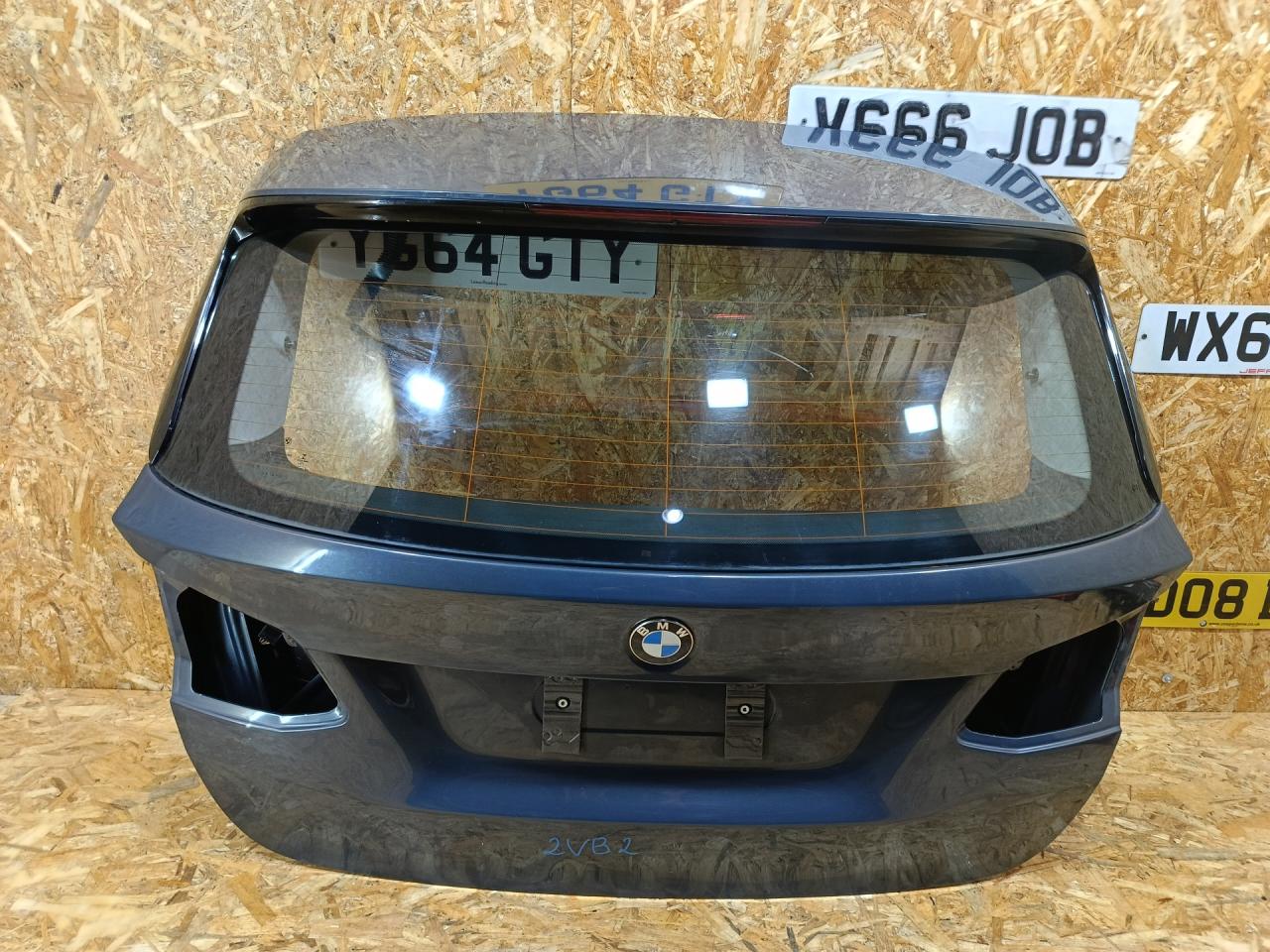 стекло заднее BMW 2 серия Active Tourer F45 2015, дизель, АКПП, серый, минивэн, передний привод, 51317466413, 7466413, 51319465996, 9465996, 51317348574, 7348574 - фото №1