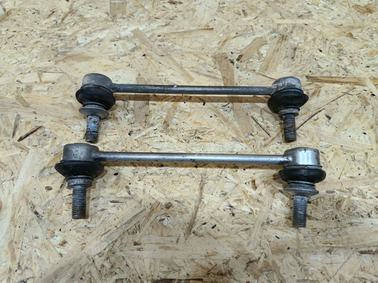 стойка стабилизатора BMW 5 серия F07/F10/F11 F11 2011, 3.0 л., дизель, АКПП, черный, универсал, задний привод, 33556786429, 6786429 - фото №1