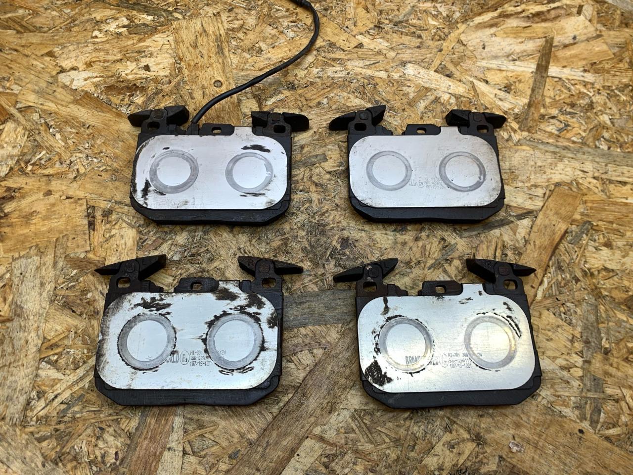 тормозные колодки BMW 3 серия F30/F31/F34 F31 2013, 2.0 л., дизель, АКПП, универсал, полный привод, правый руль - фото №1