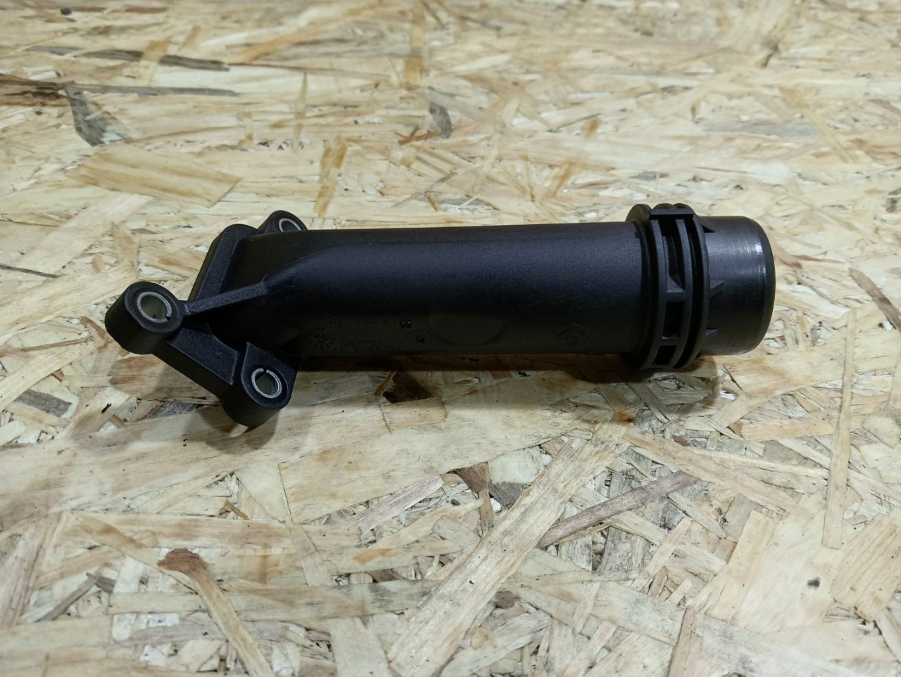 фланец (тройник) системы охлаждения BMW 5 серия F07/F10/F11 F10 2012, 2.0 л., N47 D20 C, дизель, МКПП, седан, задний привод, правый руль, 7810707, 11127810707 - фото №1