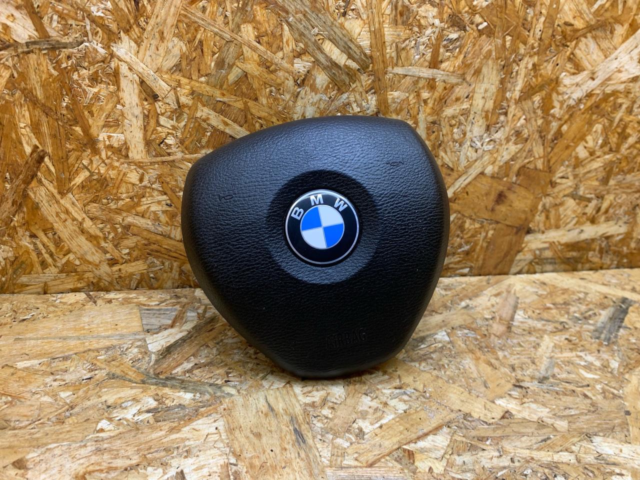 подушка безопасности водителя BMW X5 E70 2008, 3.0 л., дизель, АКПП, 354 titan-silber, внедорожник 5 дв., полный привод, правый руль, 32306780476, 6780476, 32306770888, 6770888, 32306884666, 6884666 - фото №1