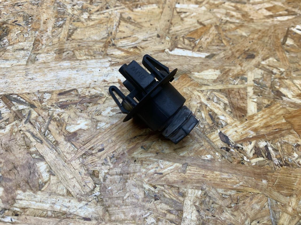 отбойник капота BMW X5 F15 2014, 2.0 л., дизель, АКПП, внедорожник 5 дв., полный привод, правый руль, 7183752, 51767183752, 51767348121, 7348121 - фото №1