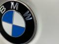 эмблема BMW 3 серия G20 2019, 2.0 л., дизель, МКПП, белый, седан, задний привод, правый руль - фото №2